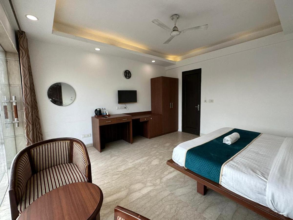 Hotel The Imperio นิวเดลี ภายนอก รูปภาพ