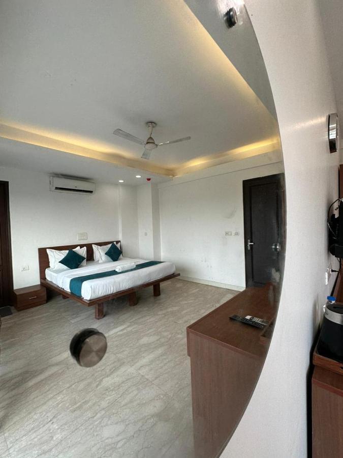 Hotel The Imperio นิวเดลี ภายนอก รูปภาพ