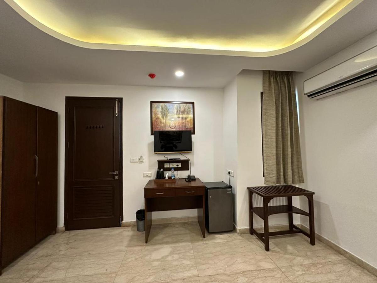 Hotel The Imperio นิวเดลี ภายนอก รูปภาพ