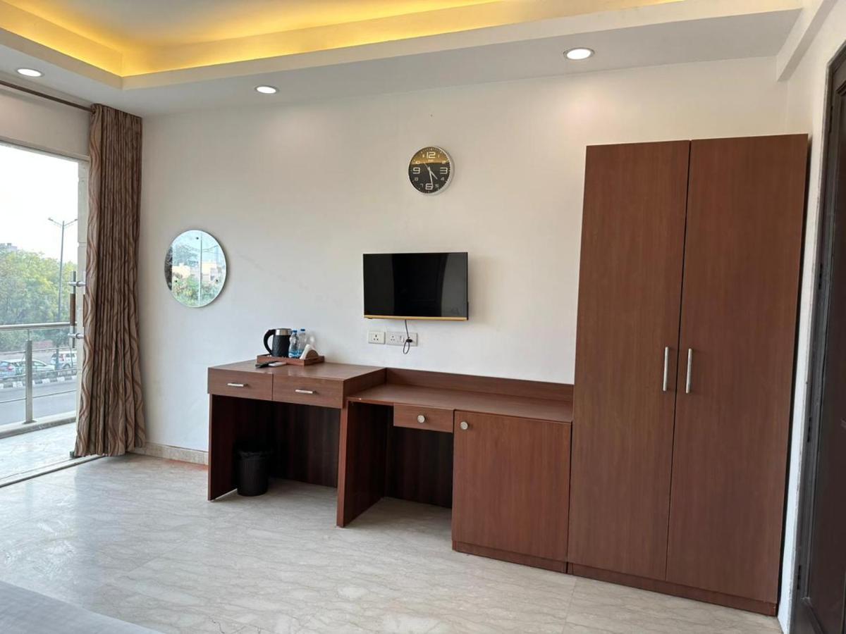 Hotel The Imperio นิวเดลี ภายนอก รูปภาพ