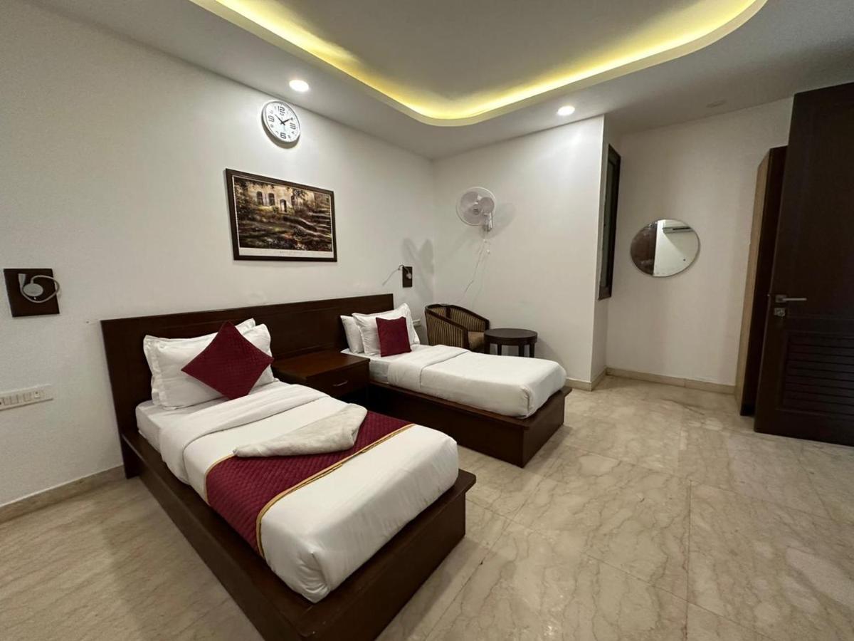 Hotel The Imperio นิวเดลี ภายนอก รูปภาพ